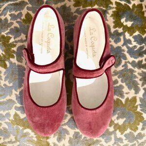 La Coqueta Dusty Pink Velvet Girl Mary Jane Shoes: Size US 1/ EU 32 (Like New!)